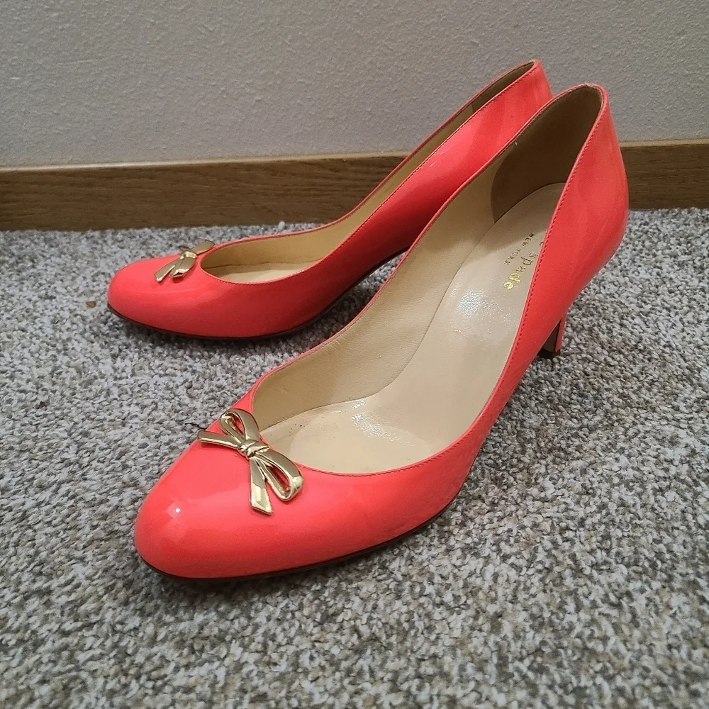Kate Spade Catia Geranium Salmon Coral Patent Bow Barbiecore Heels Pumps